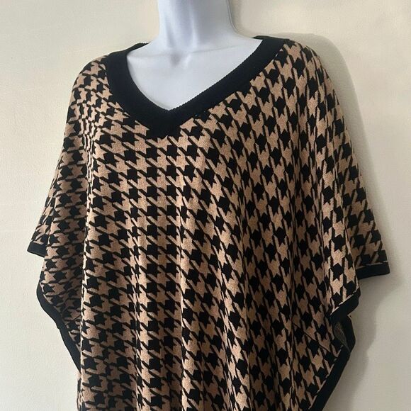TALBOTS Houndstooth Poncho Sweater Cape 100% Cotton S/M Tan & Black NEW, No Tags - Picture 2 of 9